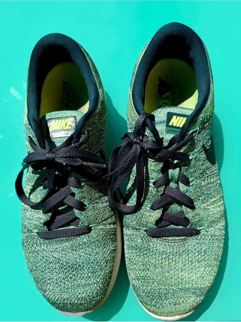 Nike LunarEpic Low Flyknit in Green and Black